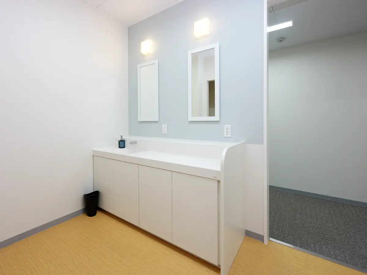 /school/nishitokyo/about/img/facility_locker_003.webp