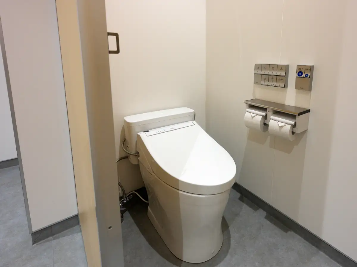 /school/nishitokyo/about/img/facility_locker_006.webp