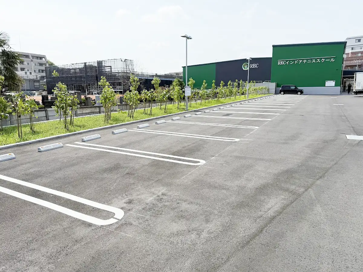 /school/nishitokyo/about/img/facility_parking_003.webp