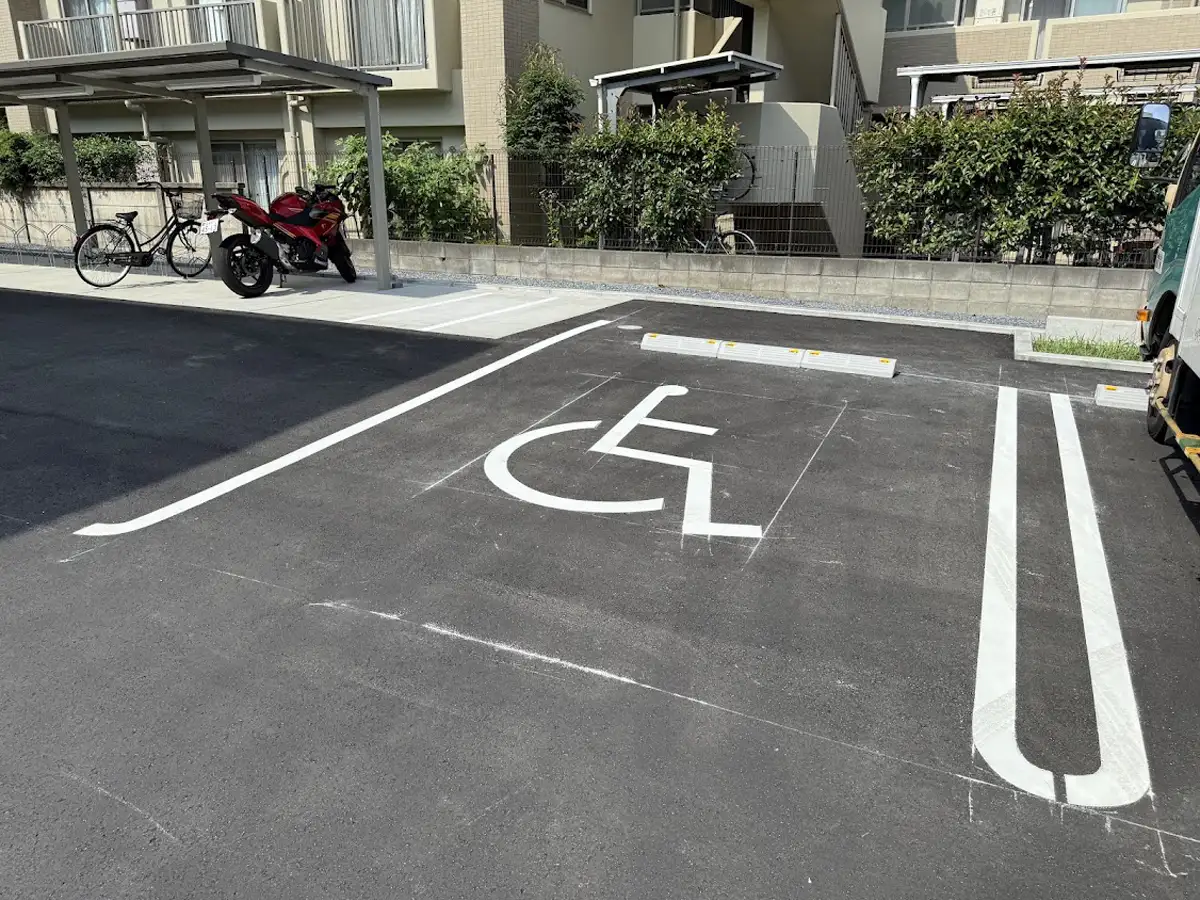 /school/nishitokyo/about/img/facility_parking_004.webp
