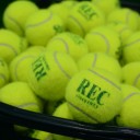 松伏高校テニス部の皆さんに中古テニスボールを寄付しました